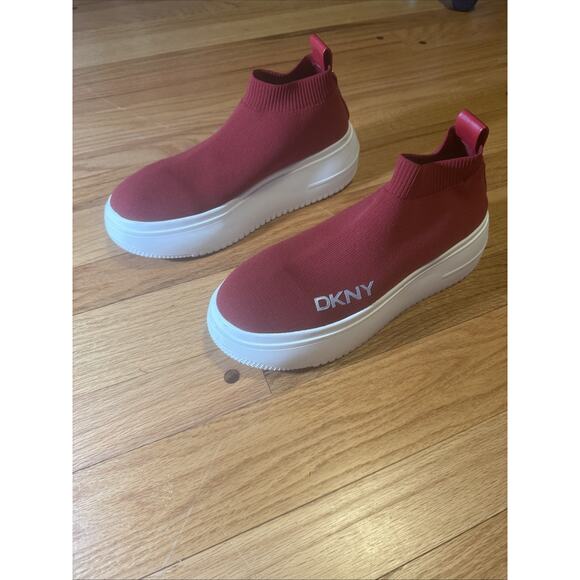 DKNY Donna Karan Mada Platform Slip On Red Sneakers Shoes Size 8 M - Picture 3 of 11